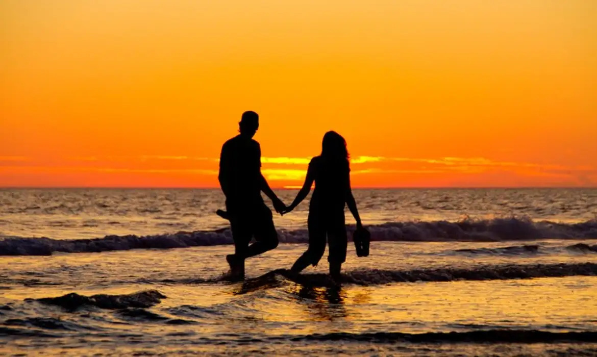 Casal na praia