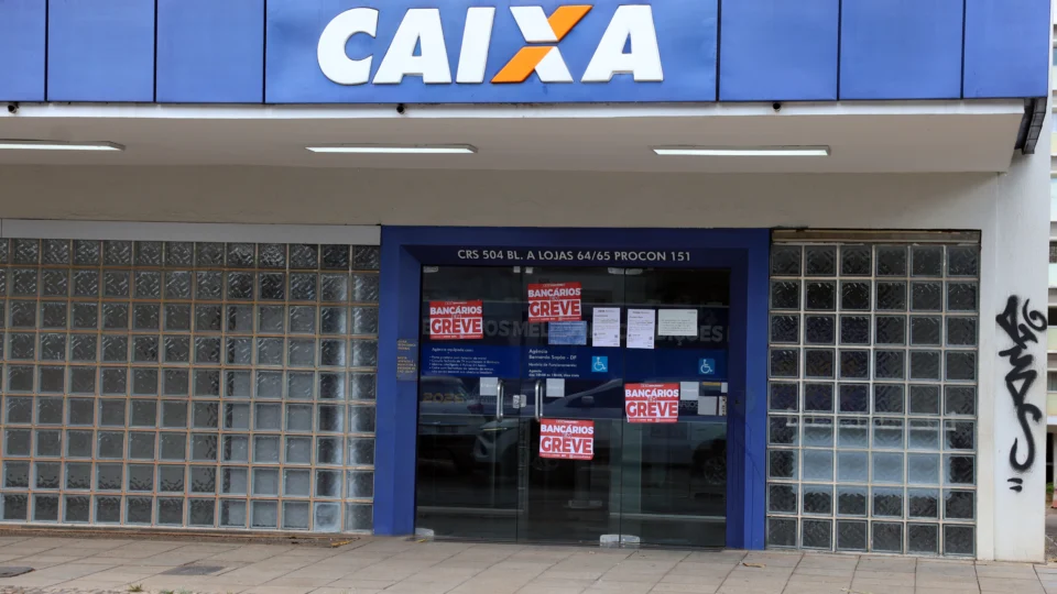 Foto TST decide nesta terça-feira o futuro da greve dos empregados da Caixa
