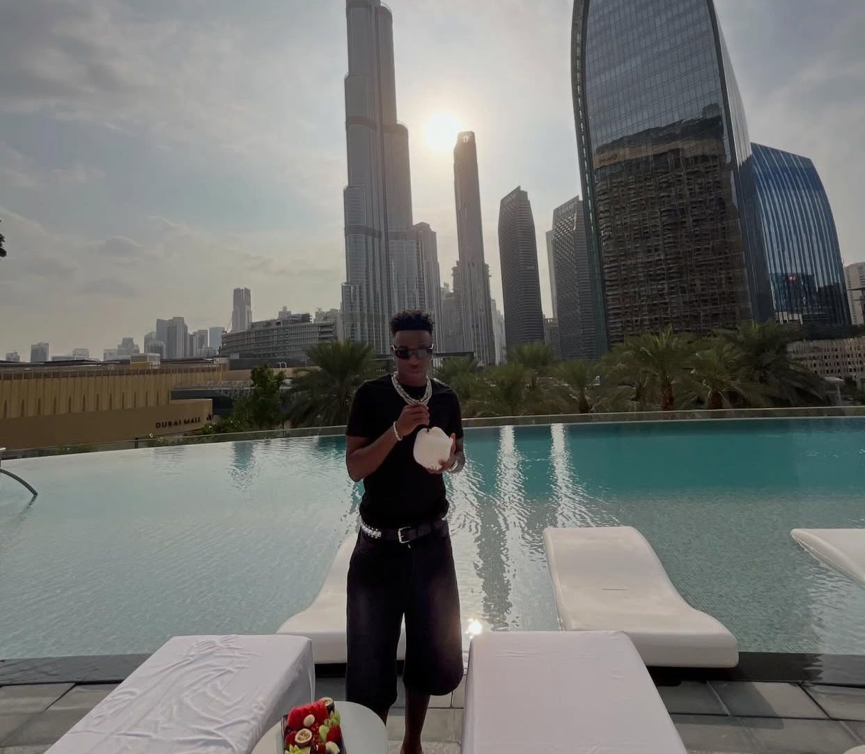 Foto Vini Jr. compra cobertura bilionária em arranha-céu luxuoso