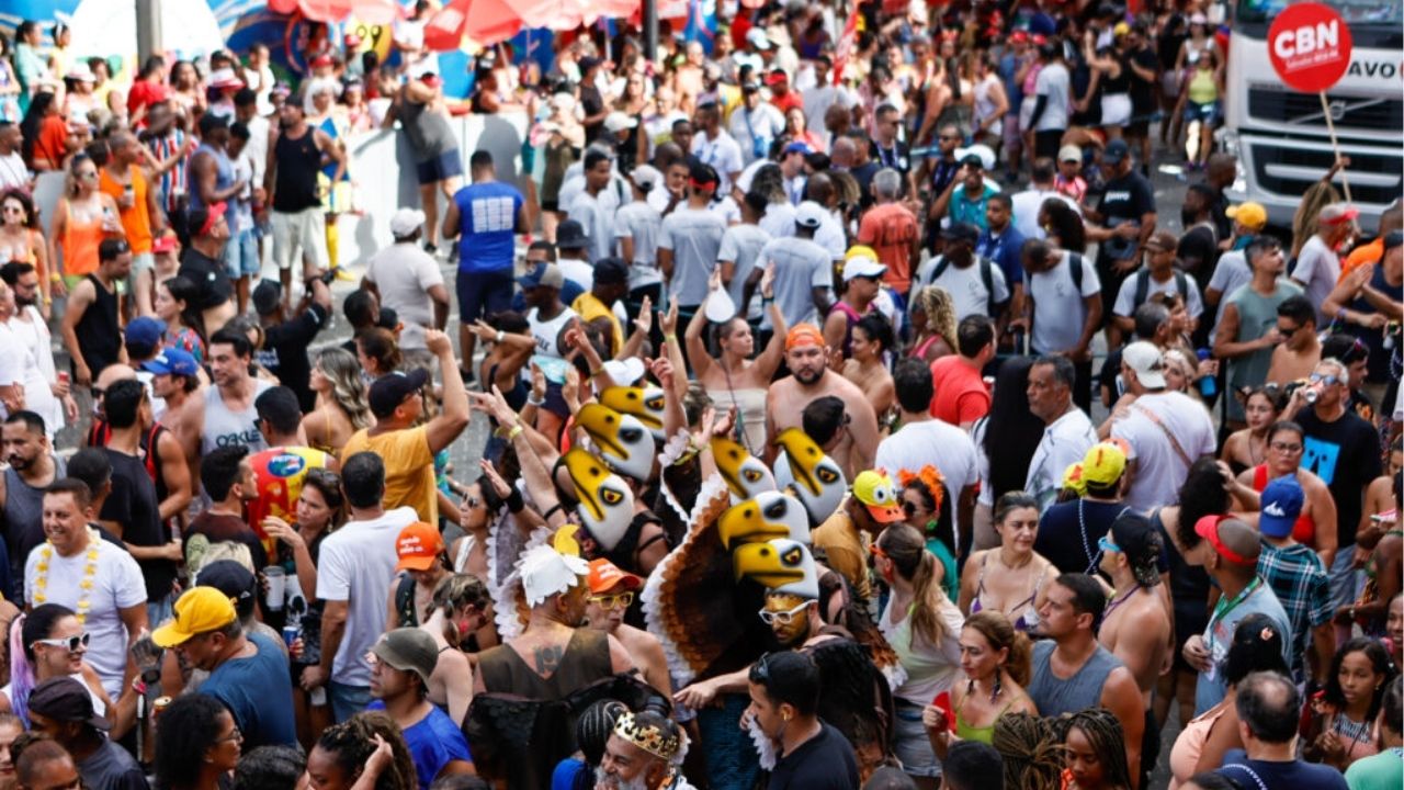 Vídeo: Briga no Carnaval termina com cadeirante no chão