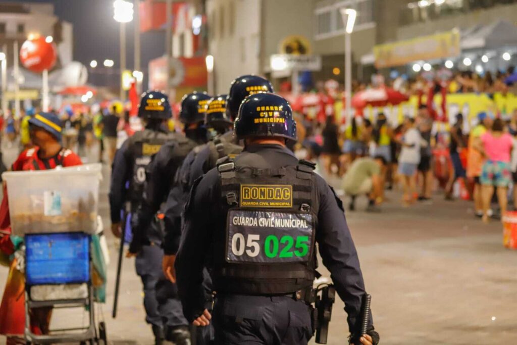 Foto Homem com mandado por homicídio é preso enquanto atuava como mototaxista