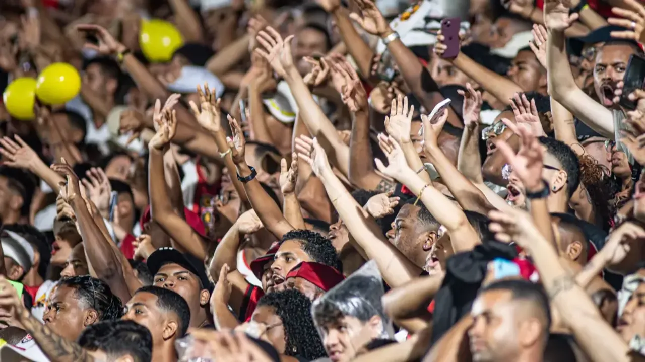 Vitória quebra sequência negativa, mas volta ao Z-4 da Série A