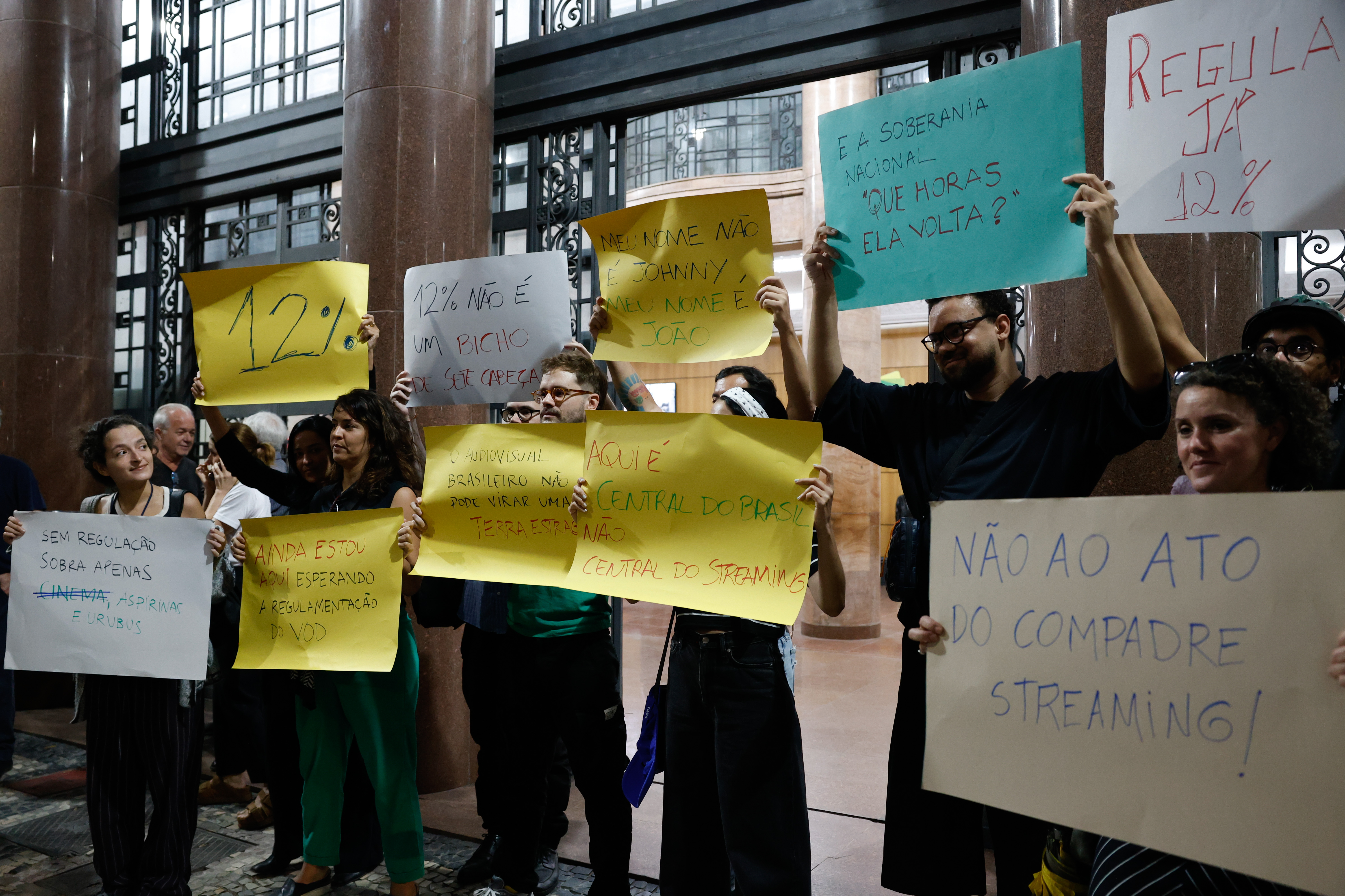 Foto Câmara aprova texto-base de taxação do streaming