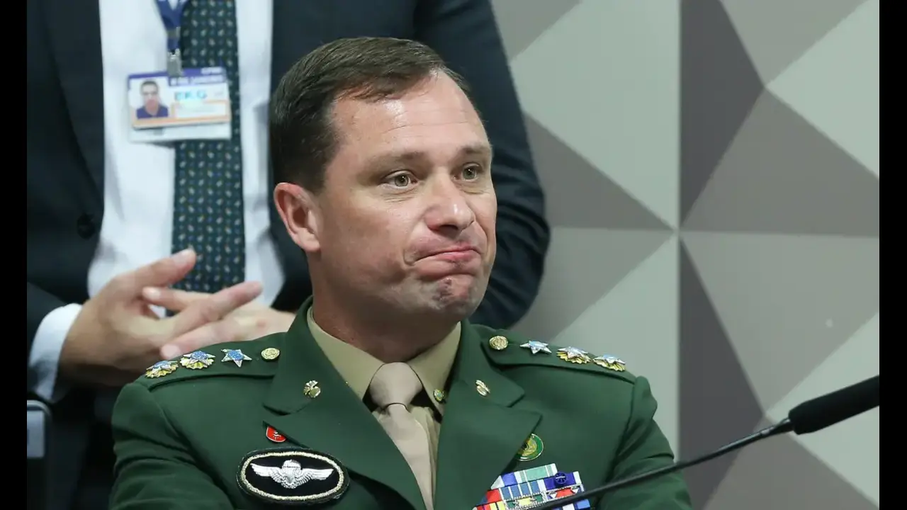 Tenente-coronel Mauro Cid 