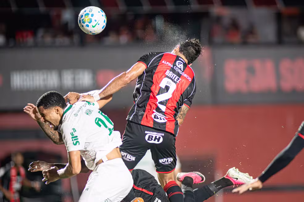 CBF detalha decisões do VAR nas expulsões do Vitória contra o Palmeiras