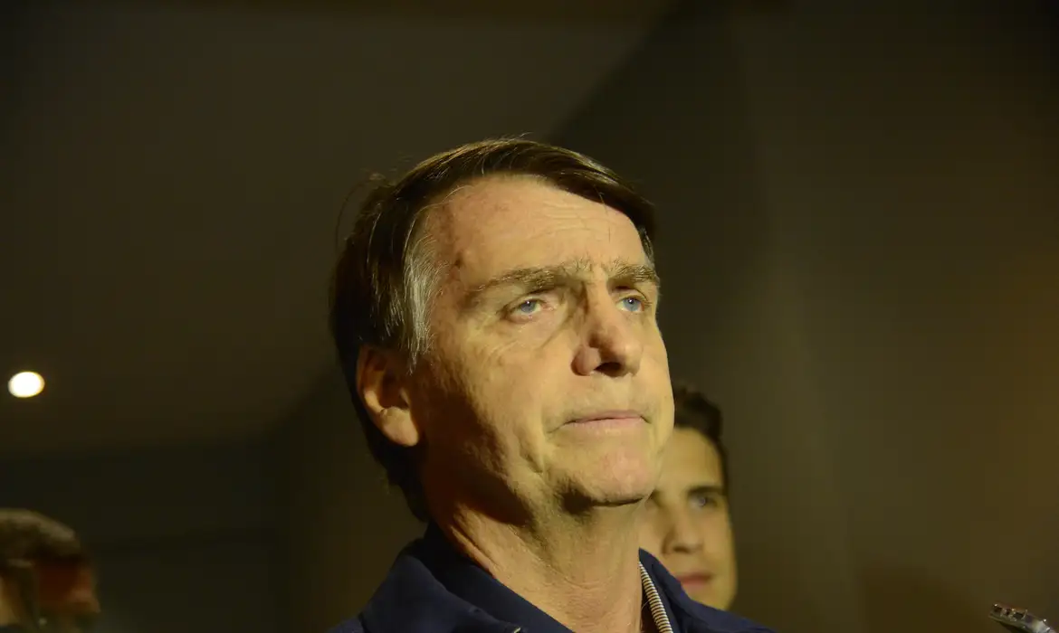 Foto Moraes autoriza Bolsonaro a ser submetido a ultrassom na prisão