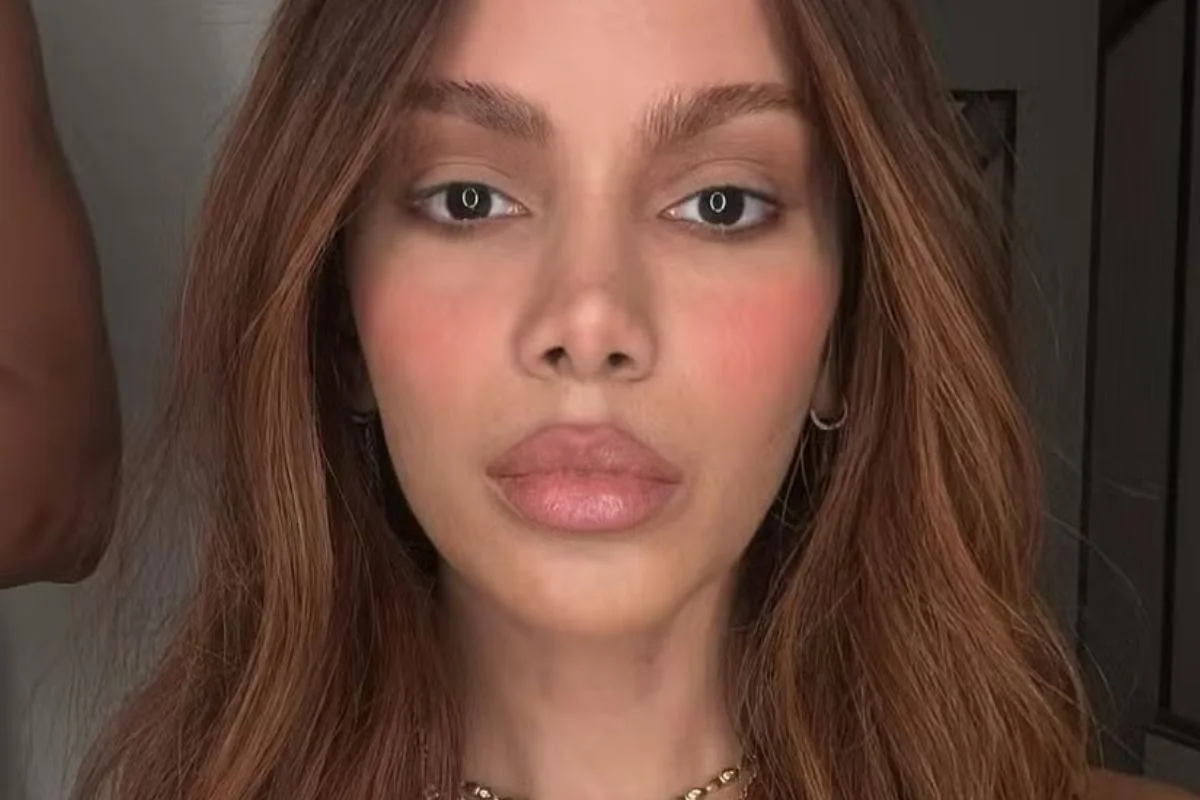 Foto Anitta remove tatuagem antiga no braço e gesto mobiliza fãs nas redes