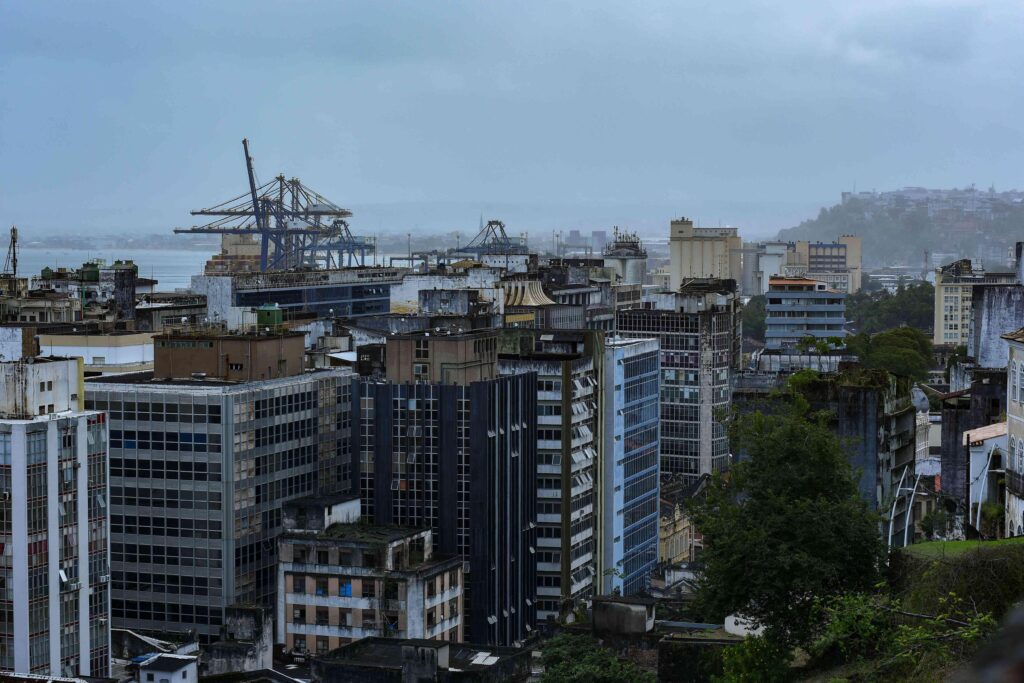 Foto Chuvas em Salvador são provocadas por cavado atmosférico; veja como fica o tempo