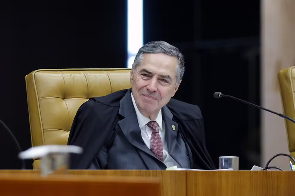 Foto Barroso é internado em SP após intoxicação alimentar durante viagem