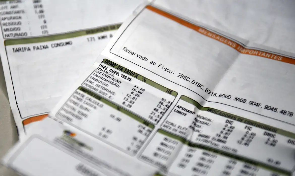 Foto Lula sanciona gratuidade em conta de luz para famílias de baixa renda