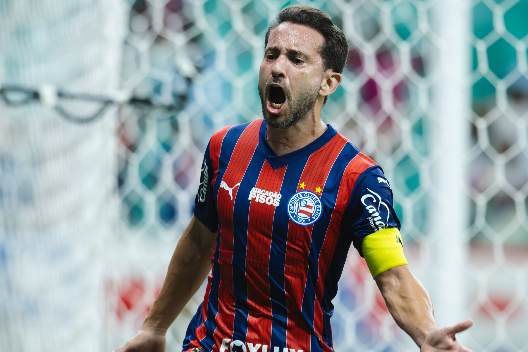 Foto Ceni celebra retorno de Éverton Ribeiro e cobra melhora física para sequencia no Bahia
