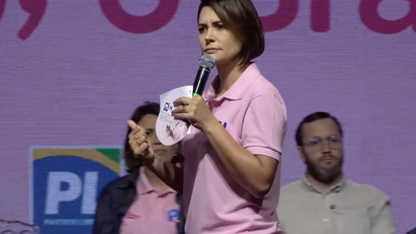 Foto Michelle Bolsonaro indica que Lula fez “aliança com o crime” 