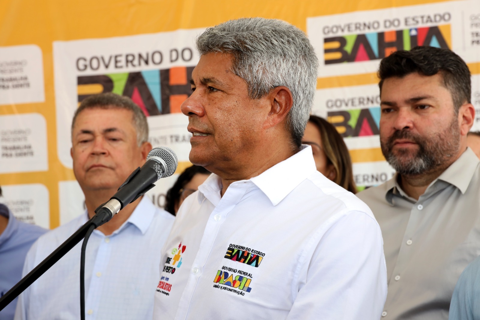 Foto Jerônimo pede rigor na apuração de casos suspeitos de intoxicação por metanol