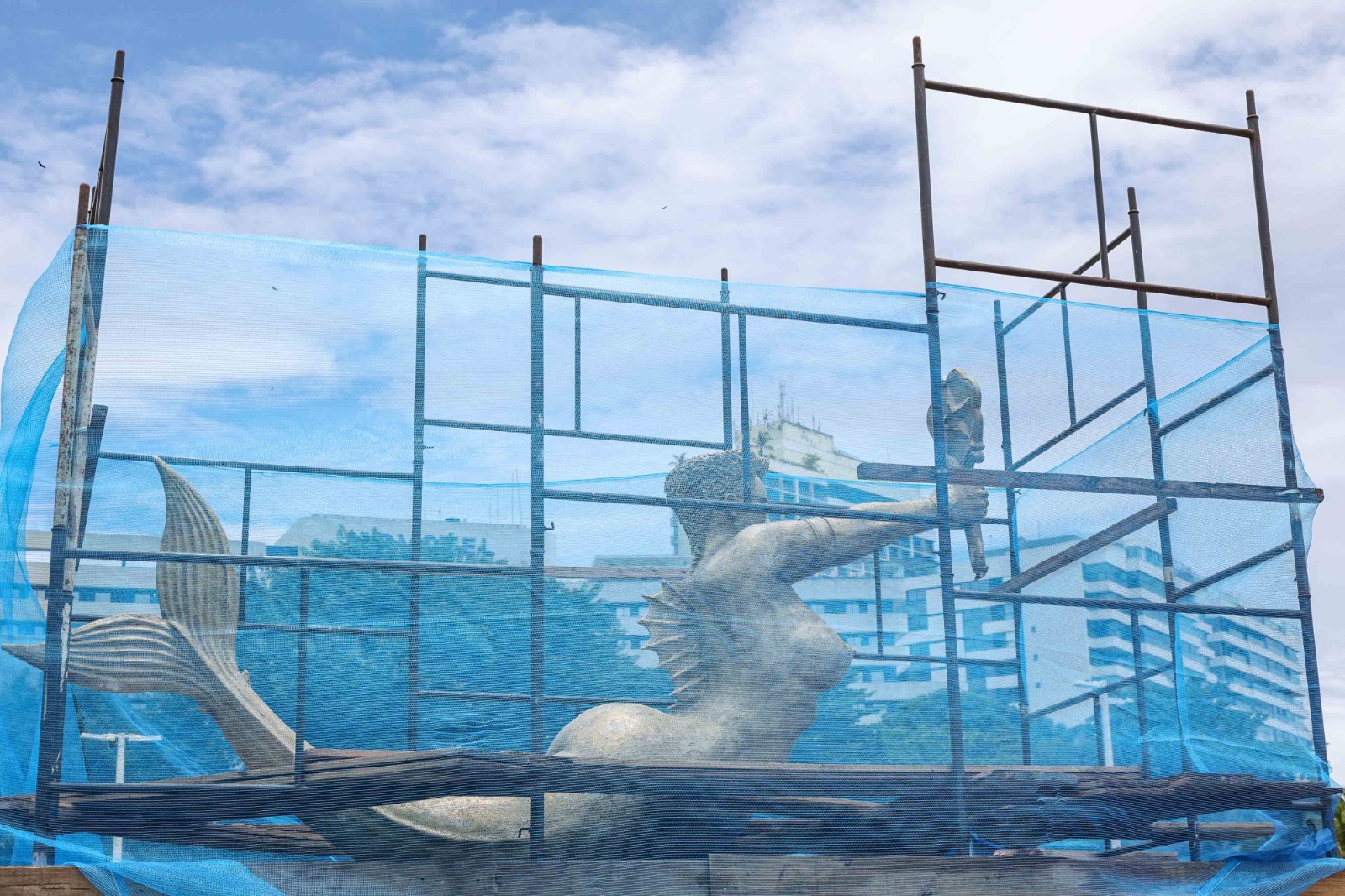 Foto Ícone do Rio Vermelho, Sereia é restaurada para Festa de Iemanjá