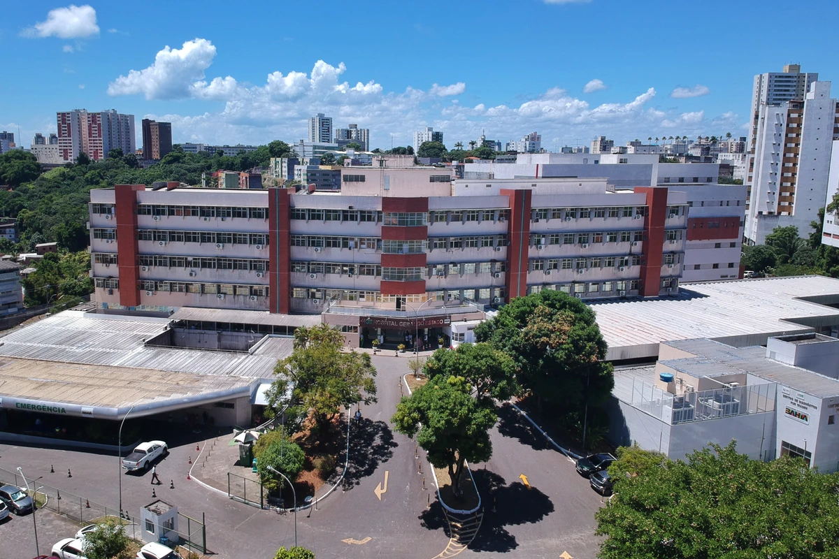 Cantor baiano sofre acidente de moto em Lauro de Freitas e está hospitalizado