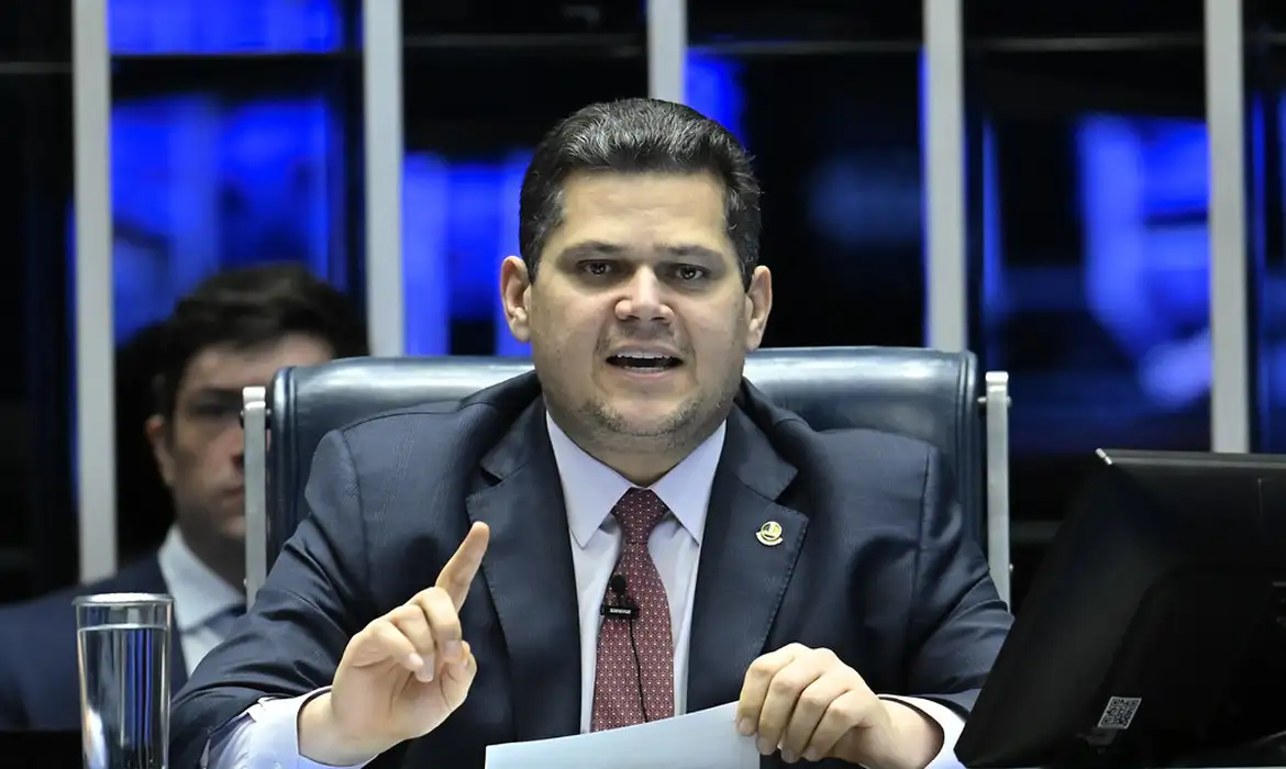 Foto Alcolumbre manda arquivar PEC da Blindagem após rejeição da CCJ