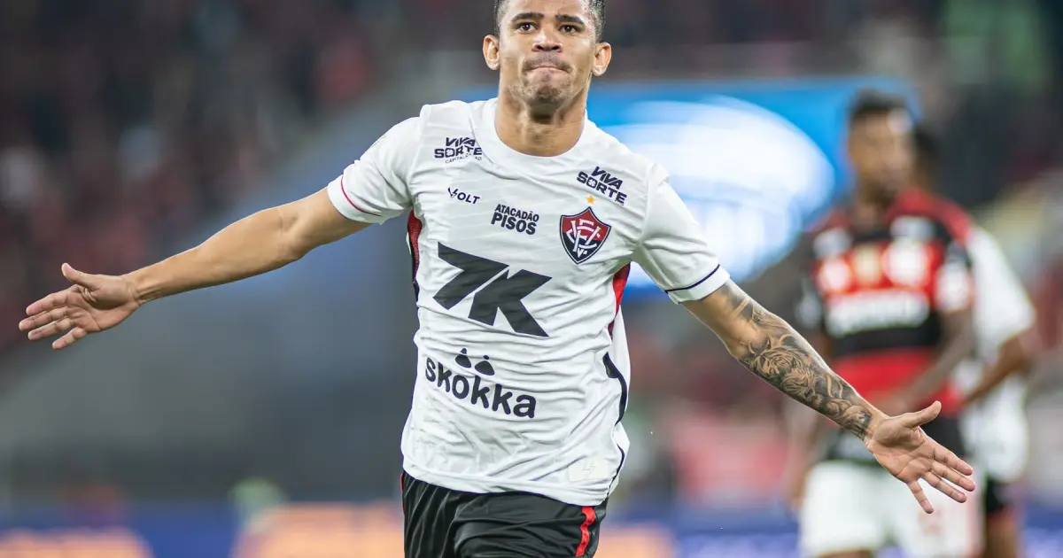 Vitória perde para o Flamengo, mas mantém disputa aberta na Copa do Brasil
