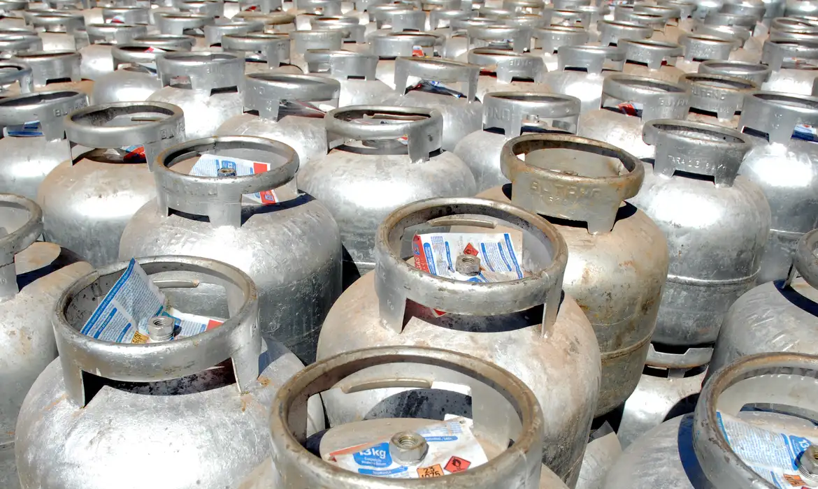 Foto Novo reajuste do gás na Bahia já está em vigor; veja quanto aumenta o botijão