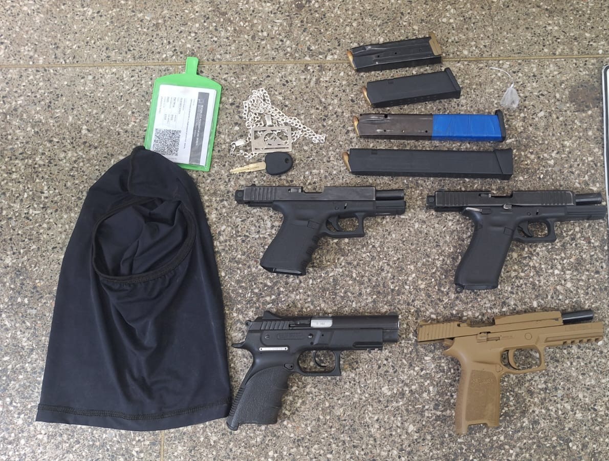 Foto PM prende quatro suspeitos e apreende armas durante Operação Verão