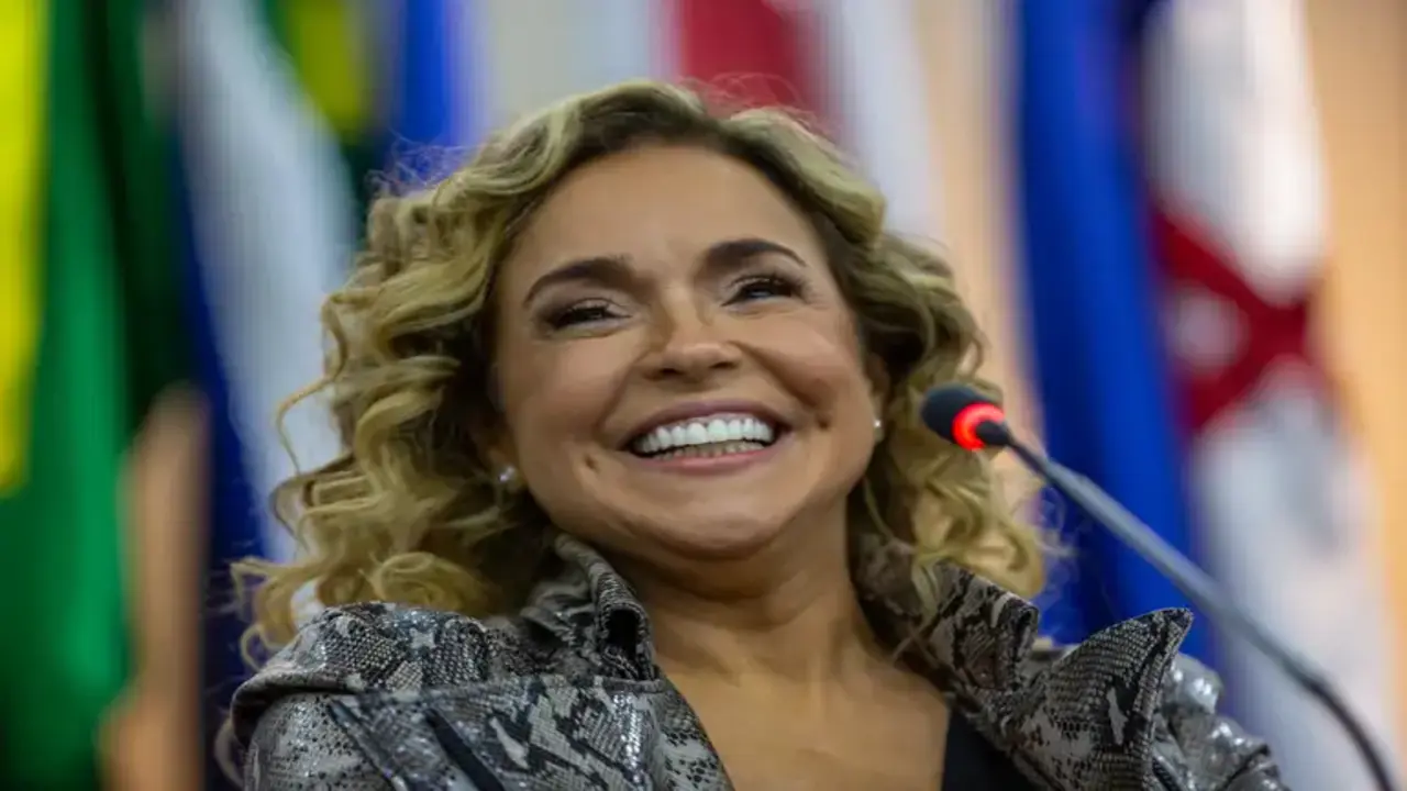 Daniela Mercury e Maria Bethânia entram para lista de homenageados da Ordem 2 de Julho