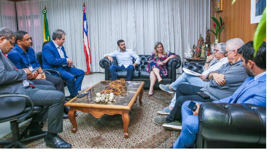 Foto ALBA anuncia reajuste salarial e valorização da carreira dos servidores