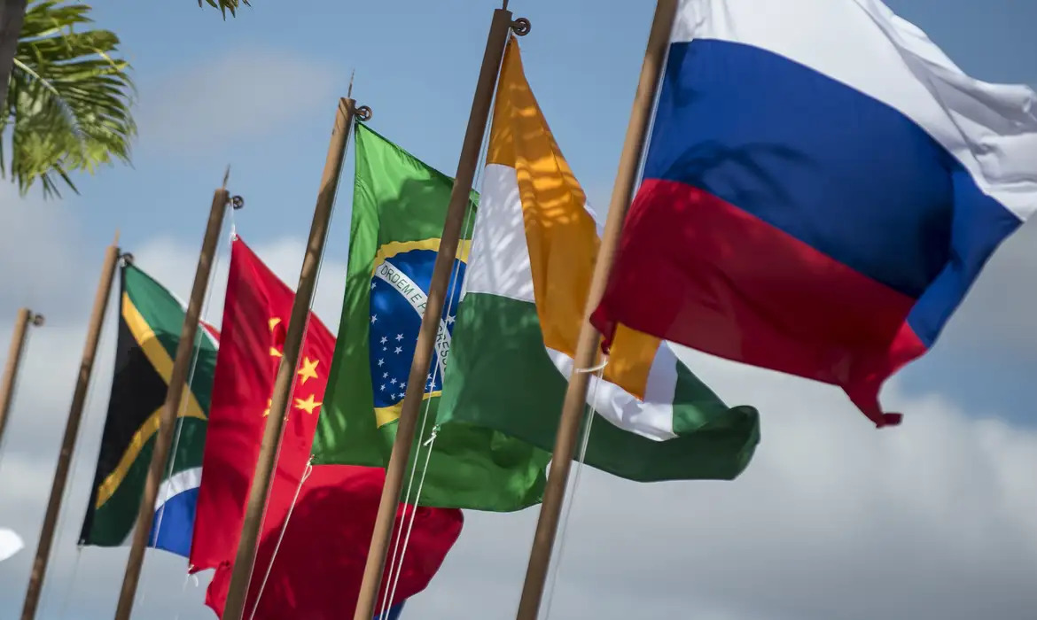 Bandeiras de países integrantes do Brics