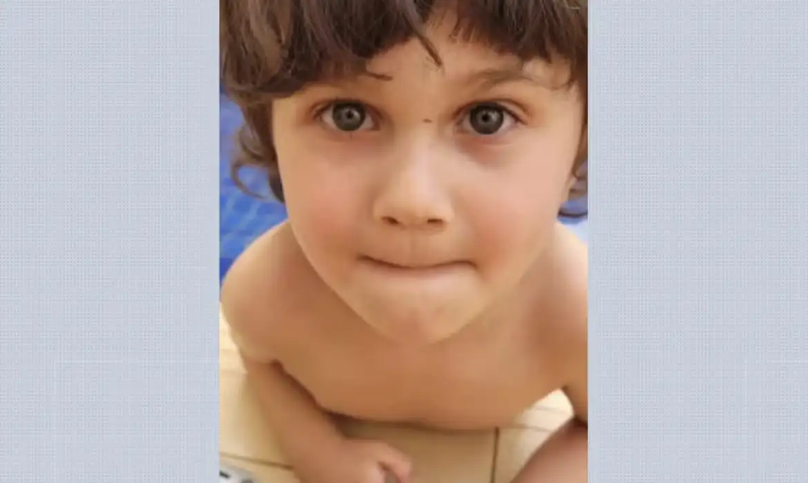 Criança que caiu do 10º andar