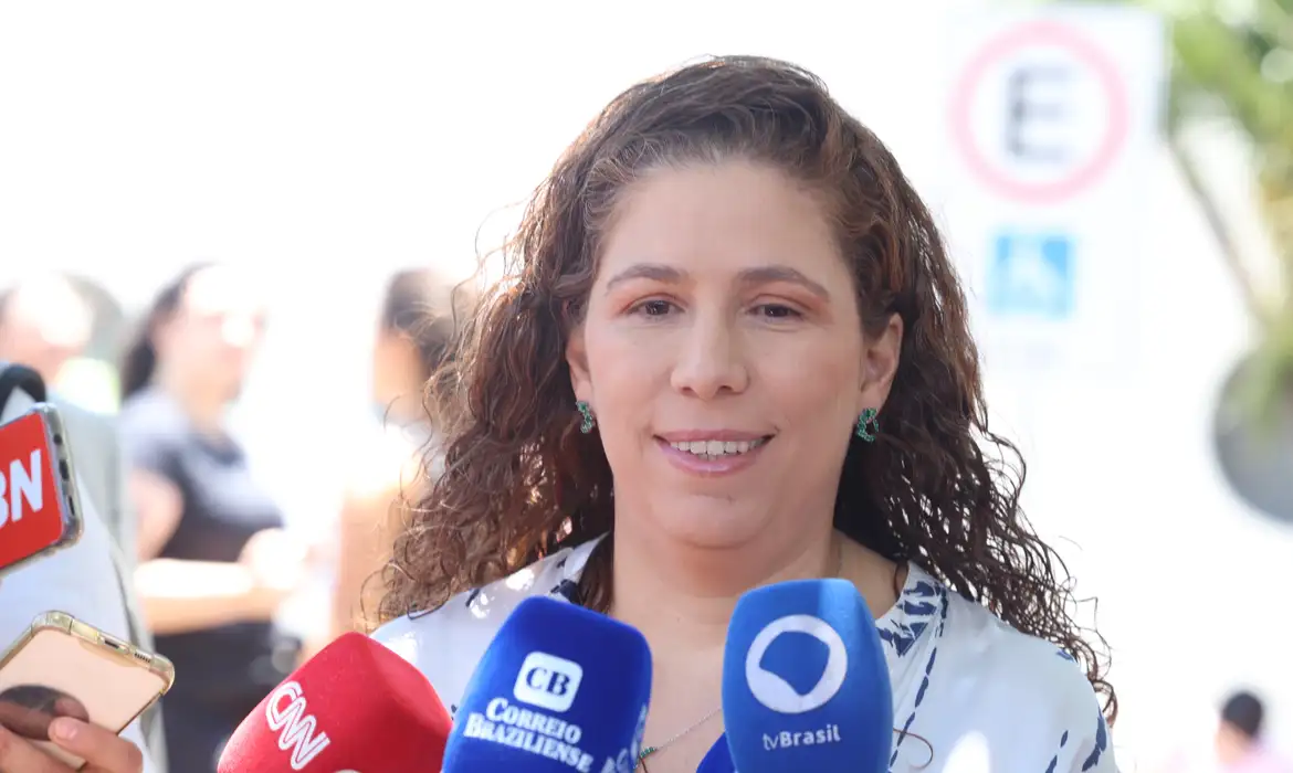 Foto Ministra Esther Dweck aposta em queda na abstenção no CNU