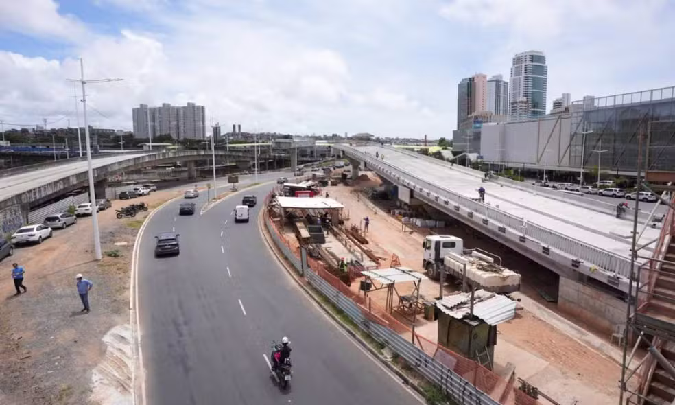 Foto Suspensão do metrô muda trânsito e transporte na Rodoviária de Salvador