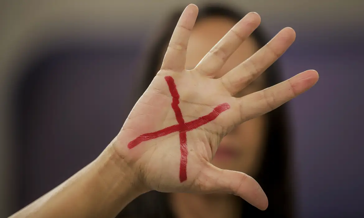Foto Ostracismo feminino como punição por dizer: BASTA, NÃO QUERO MAIS!