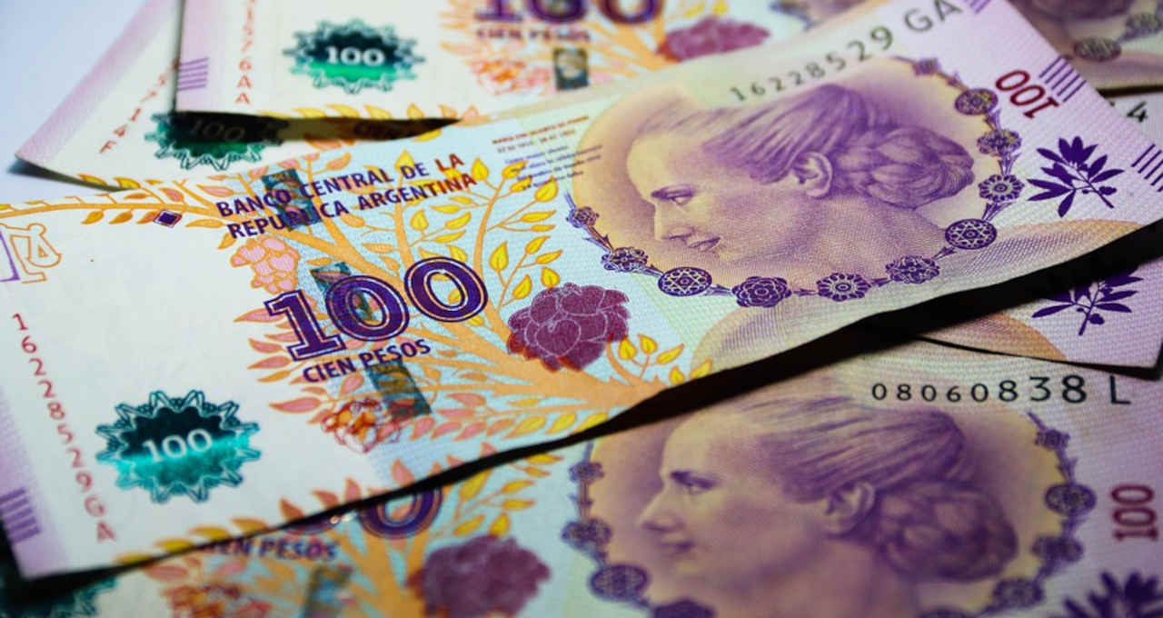 Notas de 100 pesos argentinos