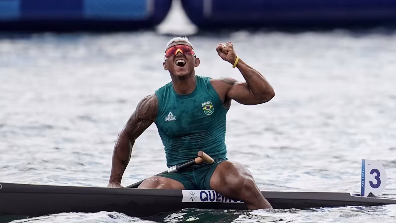 Foto Isaquias Queiroz conquista ouro no C1 500m no Mundial de Canoagem