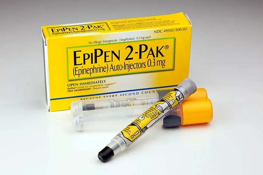 Anvisa proíbe venda do Epipen e apreende medicamentos irregulares