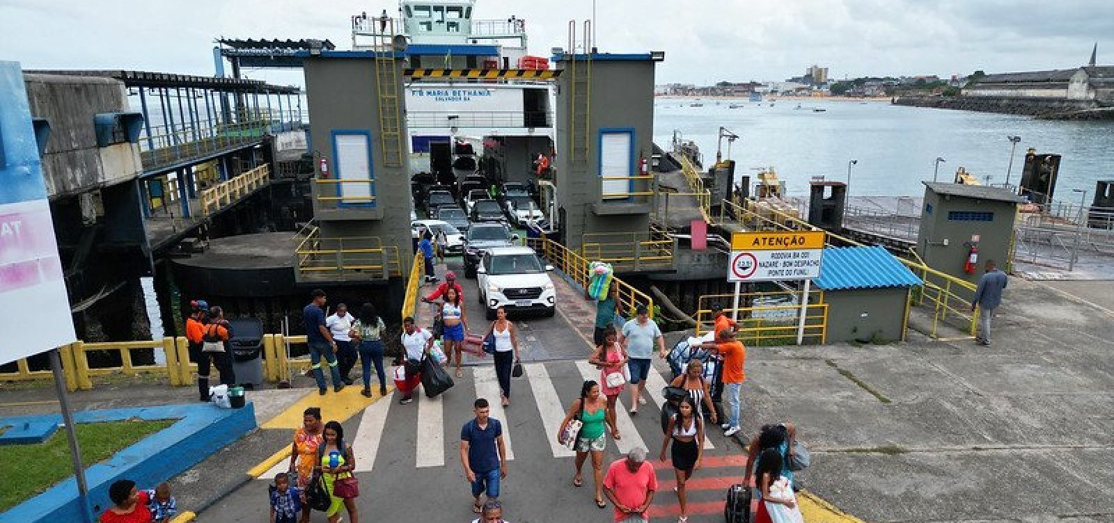 Foto Ferry tem espera de mais de 5h para travessia Salvador-Itaparica