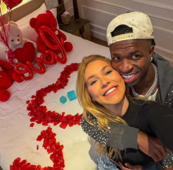 Foto Agora é oficial: Virgínia e Vini Jr assumem relacionamento