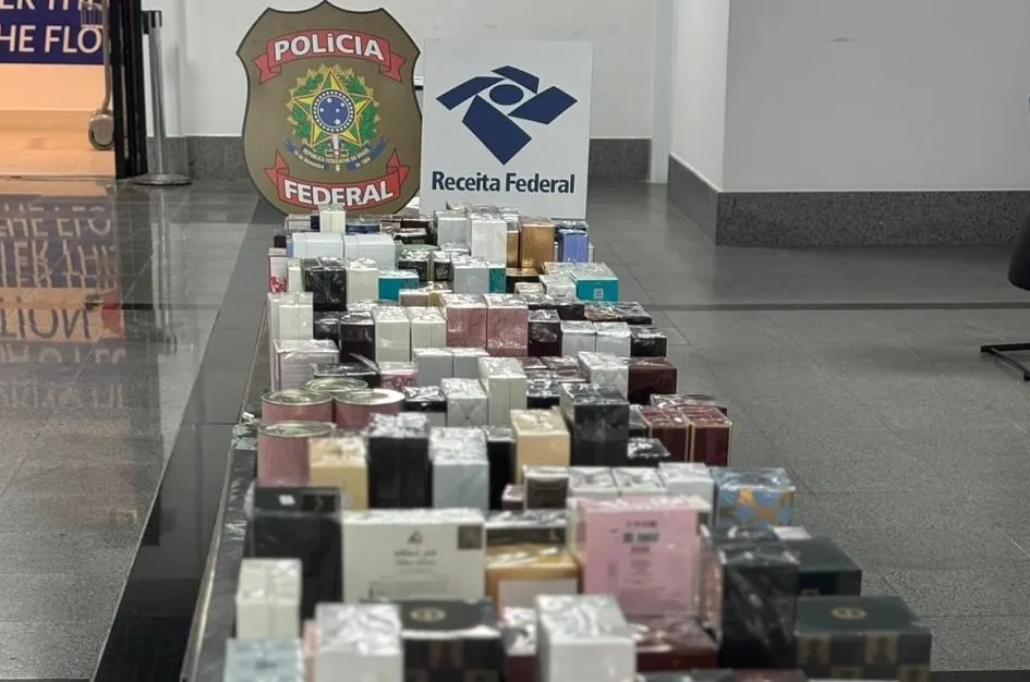 Foto Receita e PF apreendem perfumes avaliados em R$ 100 mil em Salvador