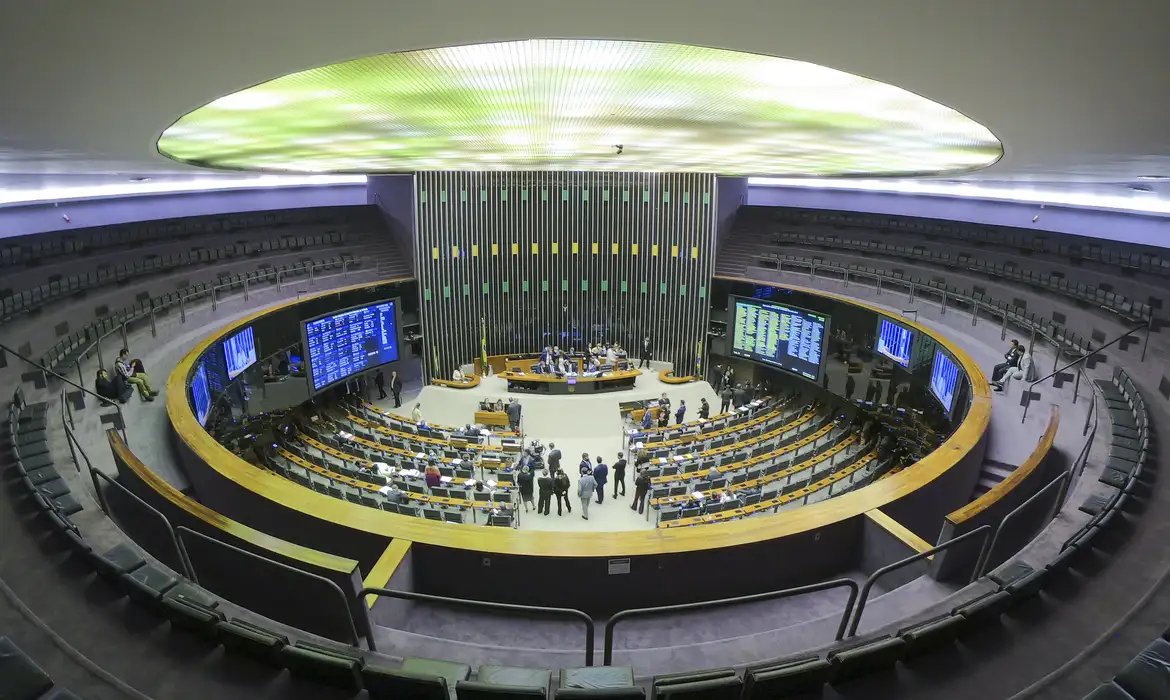 Foto Deputados baianos se dividem em votação da urgência do PL da Anistia