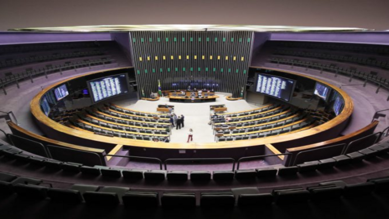 Câmara pauta debate sobre segurança digital da infância
