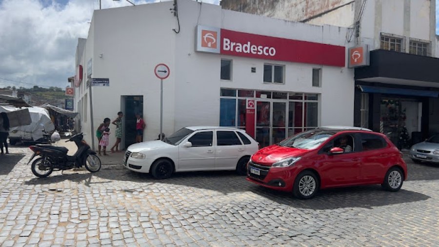 Fechamento de agências no interior da Bahia agrava exclusão financeira