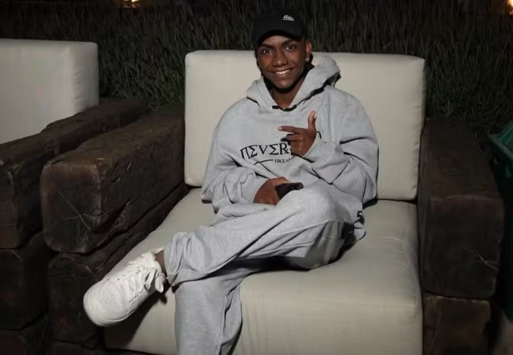 Alex Luan, de 20 anos, estava acompanhado de quatro pessoas, que foram socorridas para hospitais 