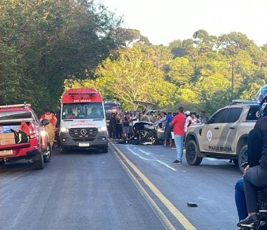 Foto Colisão frontal na BA-001 deixa quatro feridos e trava trânsito em Vera Cruz