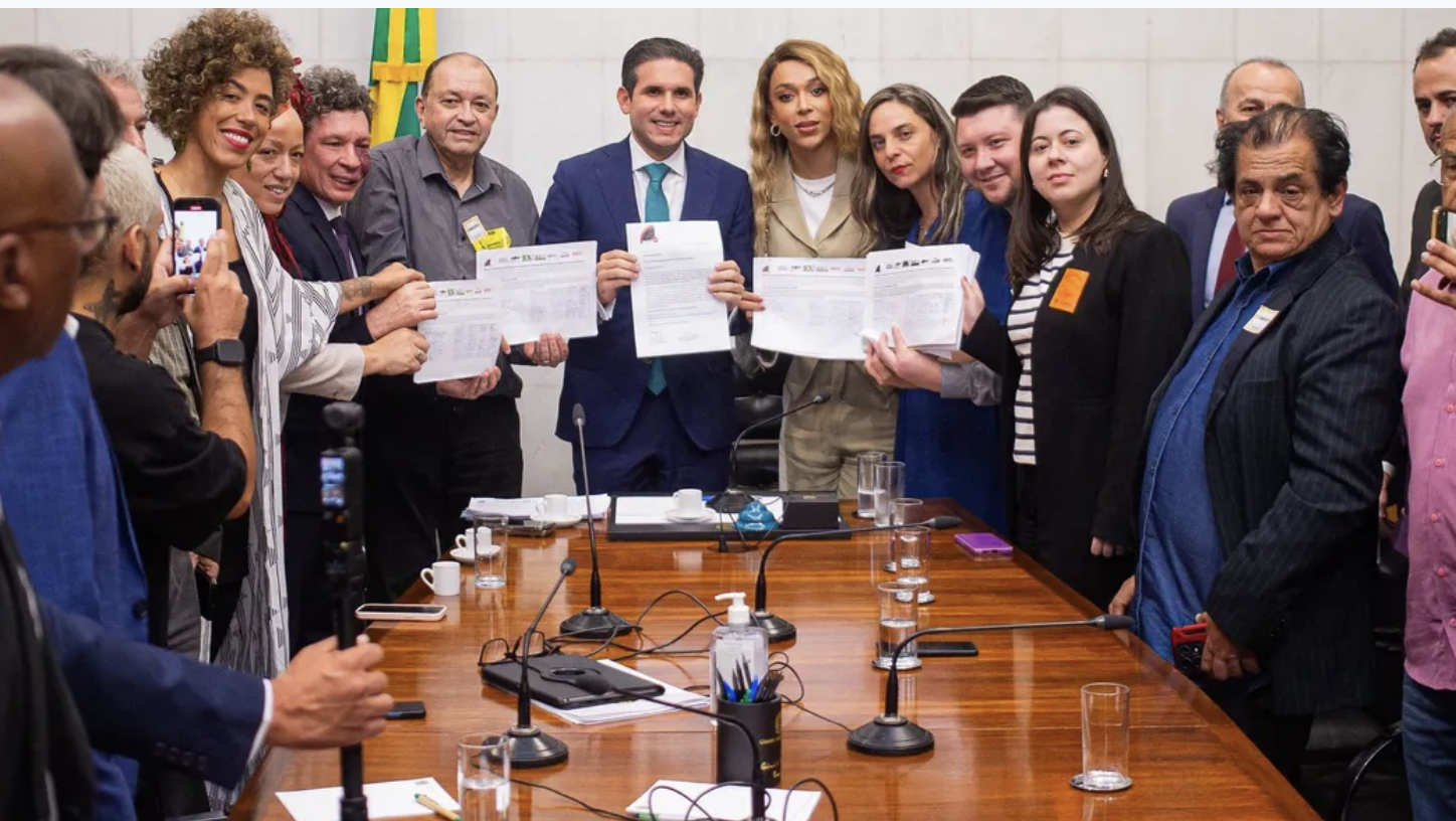 Érika Hilton (PSOL-SP) se reuniu com o presidente da Câmara dos Deputados, Hugo Motta (Republicanos-SP), para tratar sobre o tema.  