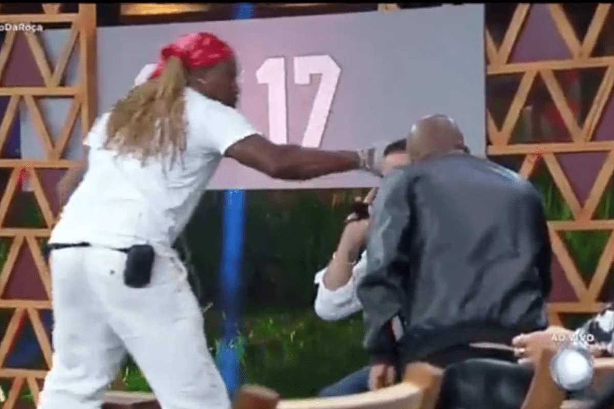 Foto Veja o vídeo: participante é expulso após agressão em A Fazenda 17