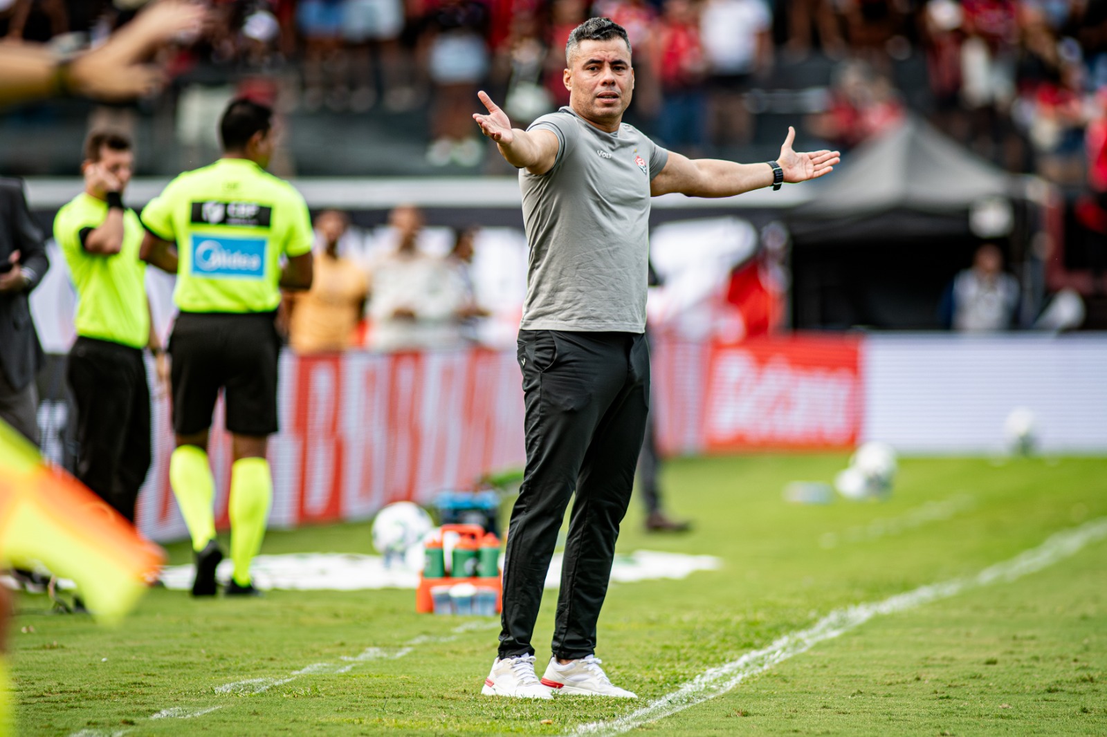 Foto Jair Ventura explica recuperação de jogadores e chance de renovação 