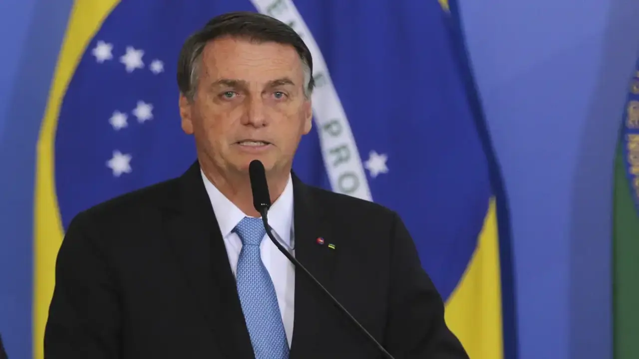 Bolsonaro avalia não subir na moto em evento de apoiadores e cita restrição de Michelle