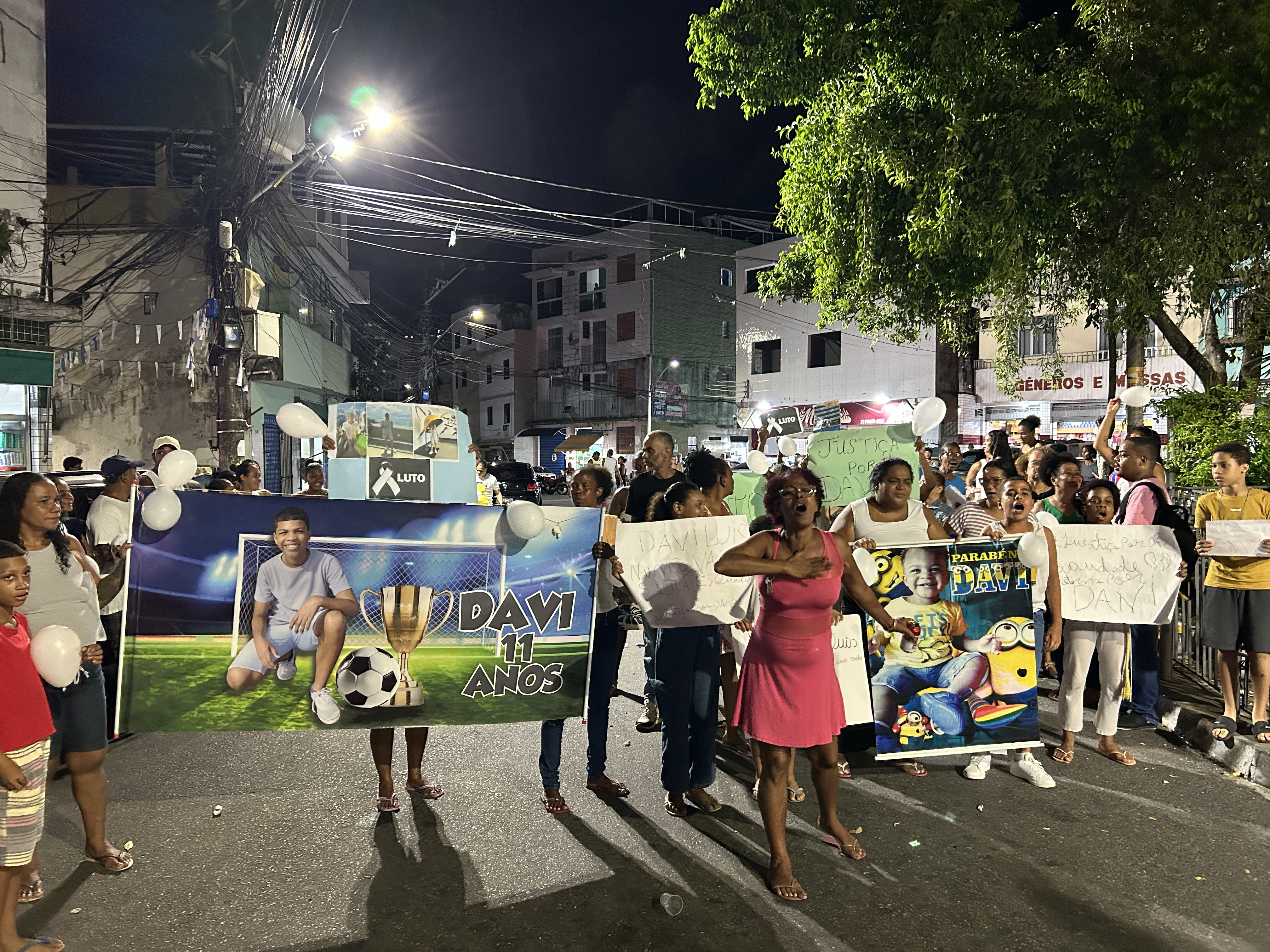 Protesto por morte de Davi mobiliza comunidade em Salvador