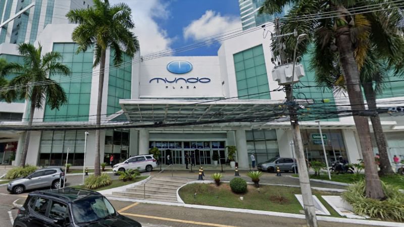 Foto Idoso morre após queda em escada de prédio comercial em Salvador