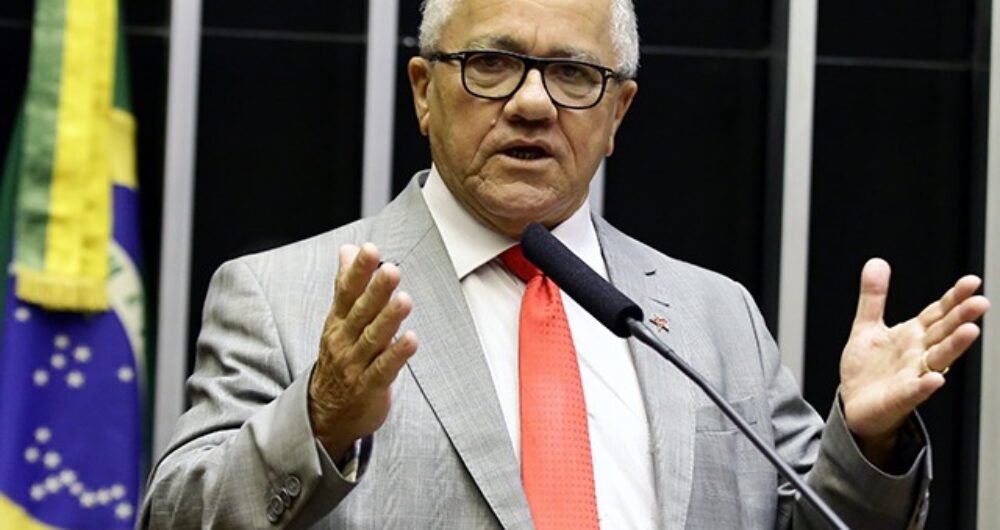 Foto Jerônimo indica Josias Gomes para vaga no TCE