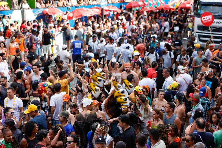 Foto Claudia Leitte, Tony, Pabllo Vittar: Veja as atrações do Carnaval nesta terça 