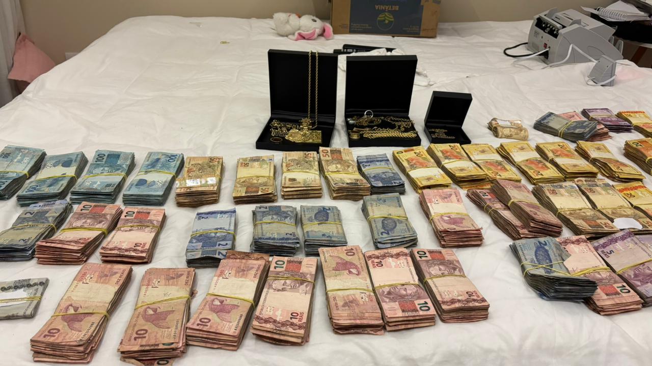 Foto Operação Rainha do Sul: chefe da facção é presa com cerca de R$ 190 mil